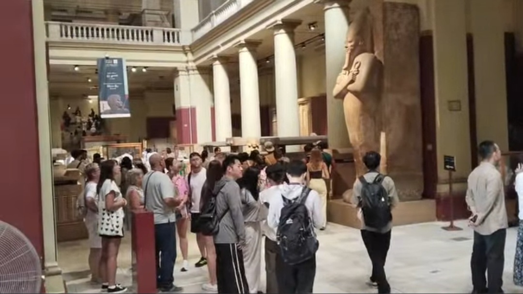 جانب من توافد الزائرين