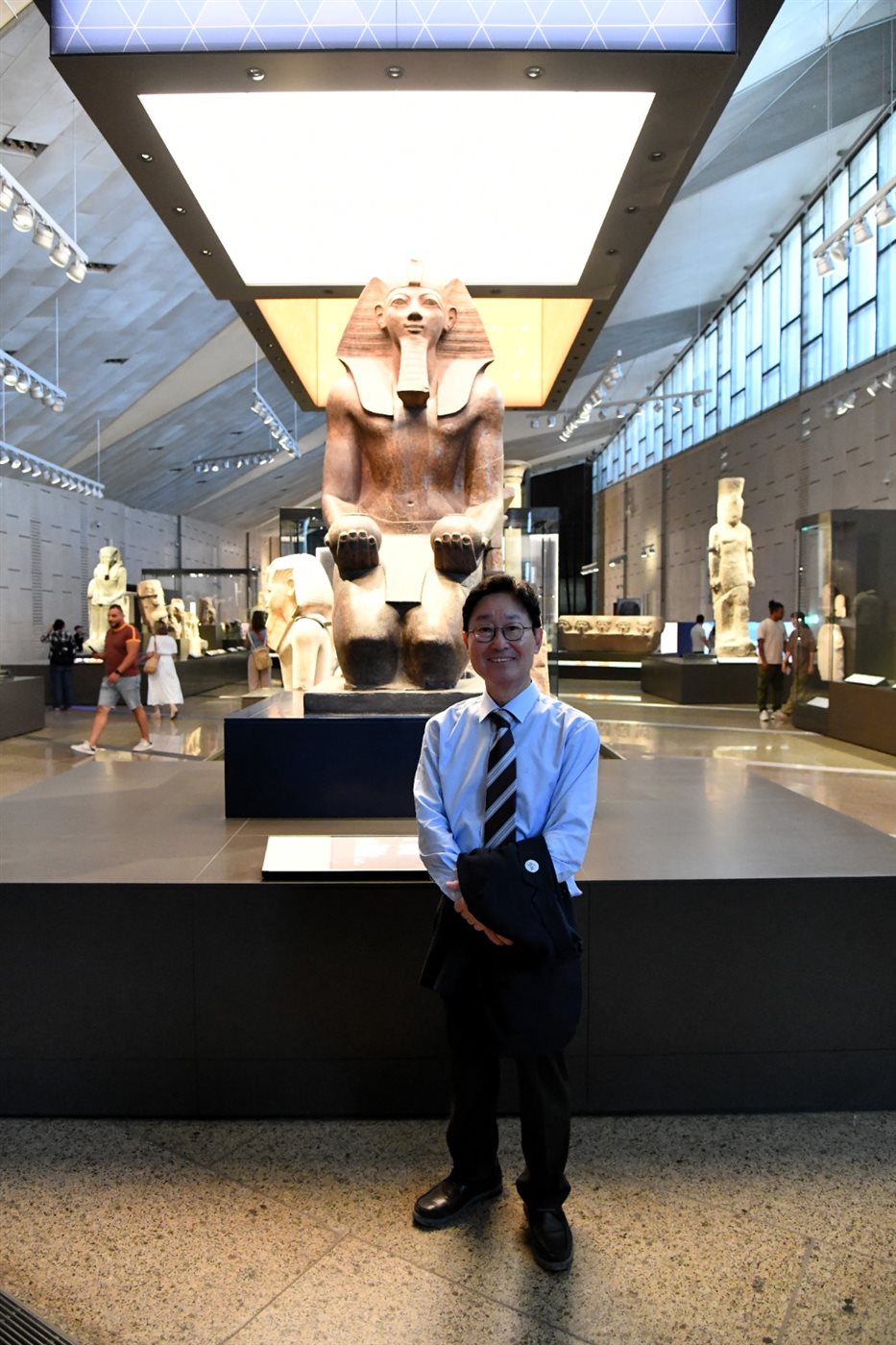 المبعوث الرئاسي لجمهورية كوريا الجنوبية يزور المتحف المصري الكبير