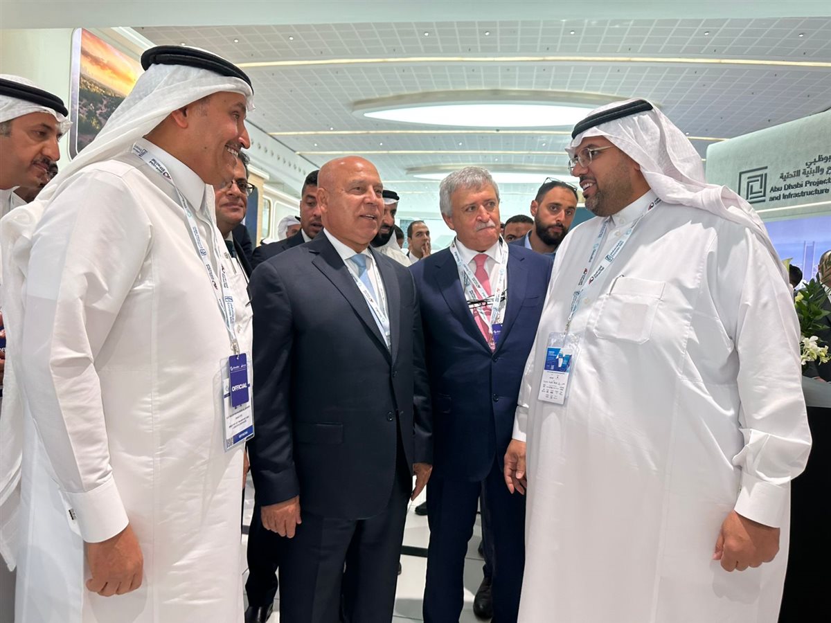 جانب من فعاليات مؤتمر جلوبال ريل 2025