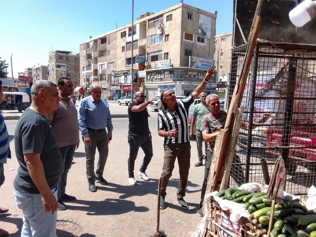 رئيس حي السلام أول يقود حملات موسعة لإزالة الإشغالات