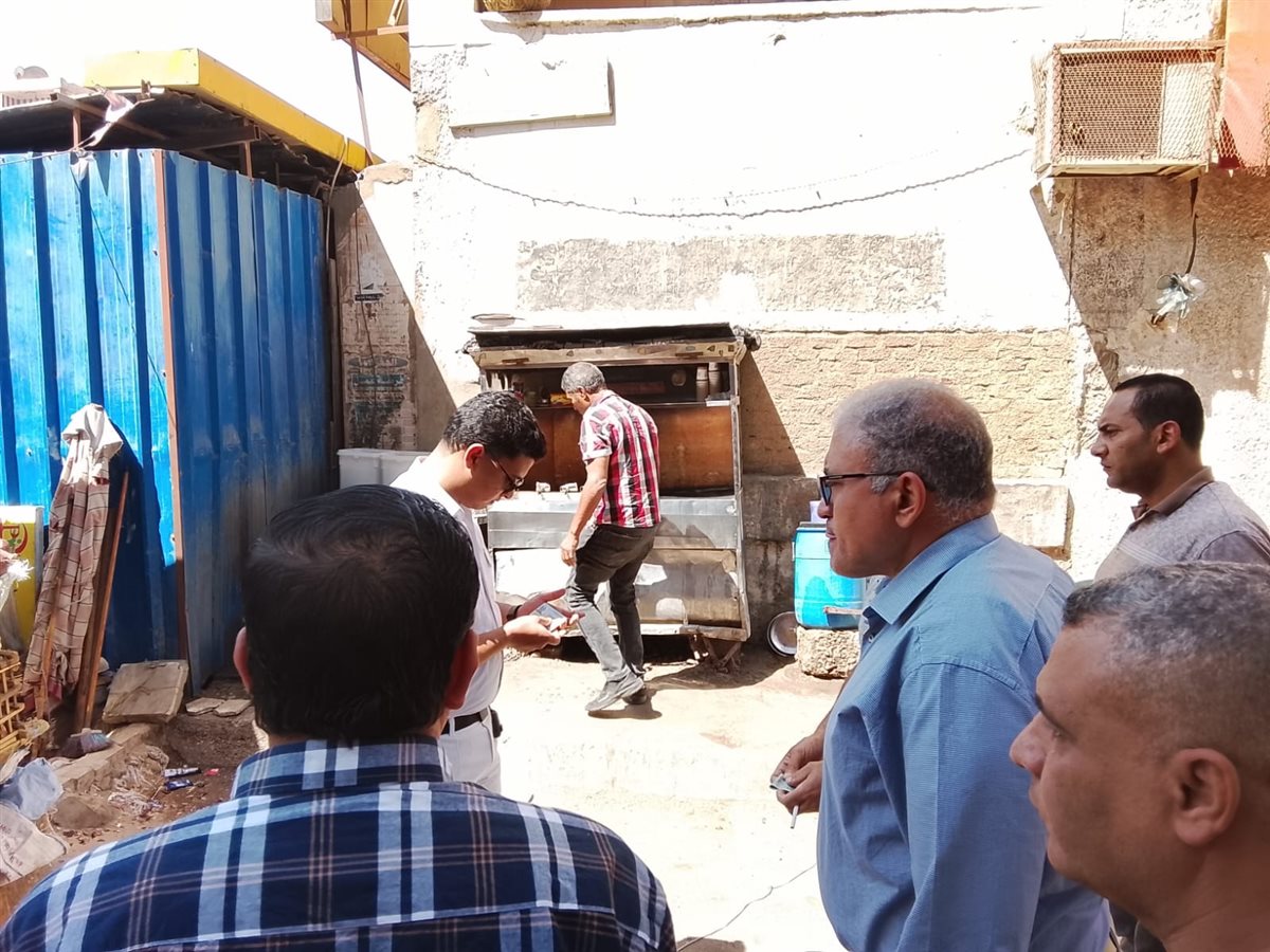 رئيس حي السلام أول يقود حملات موسعة لإزالة الإشغالات