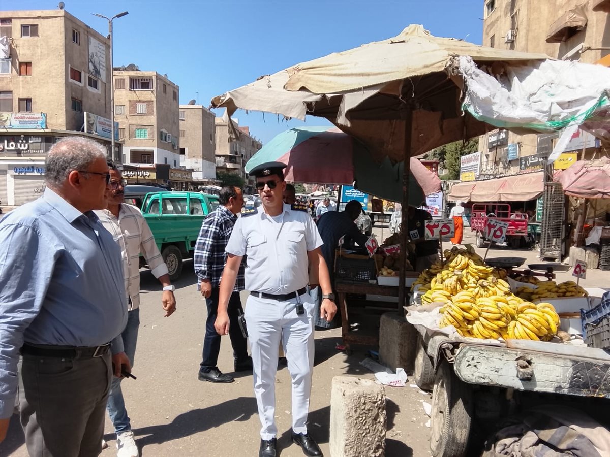 رئيس حي السلام أول يقود حملات موسعة لإزالة الإشغالات