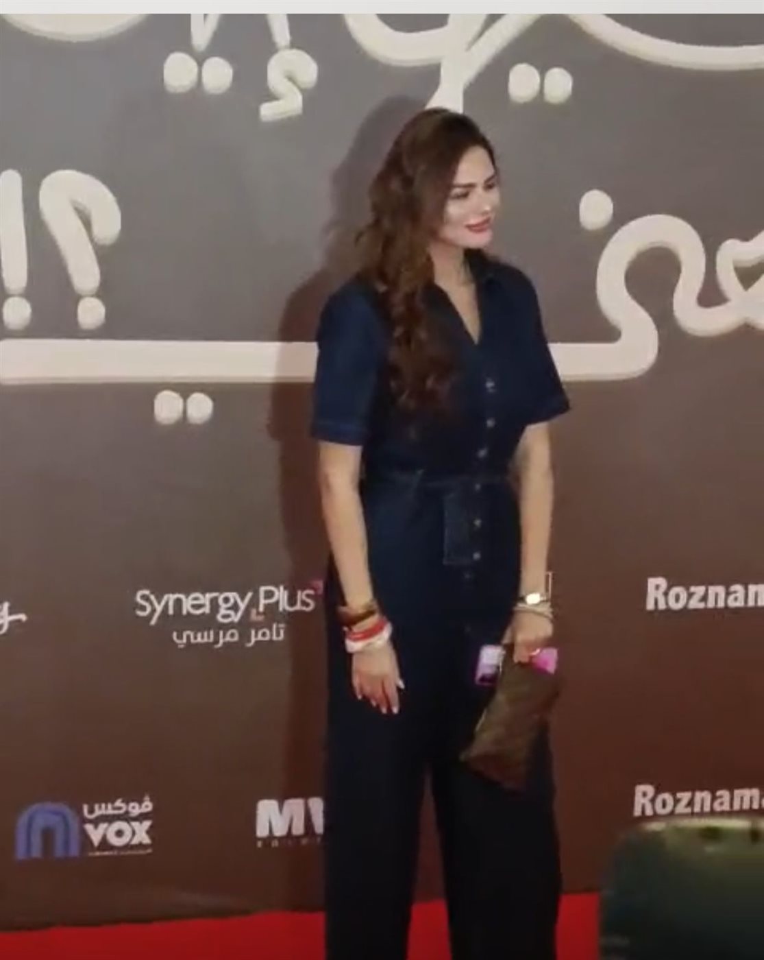 هشام جمال وليلى زاهر وهنادي مهنا أبرز الحضور على ريد كاربت فيلم فيها إيه يعني لـ ماجد الكدواني وغادة عادل