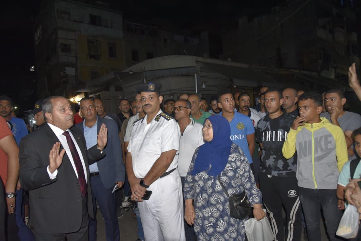 محافظ بورسعيد خلال جولته بحي العرب 