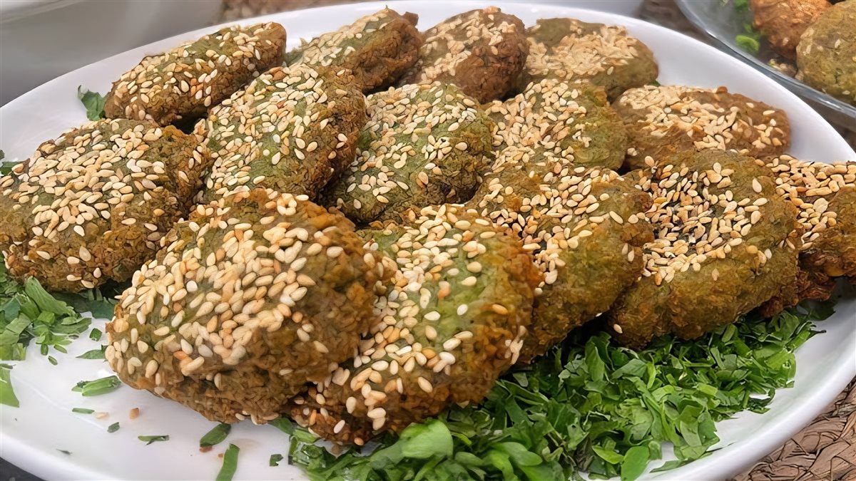 طريقة عمل الطعمية بالفول المدشوش