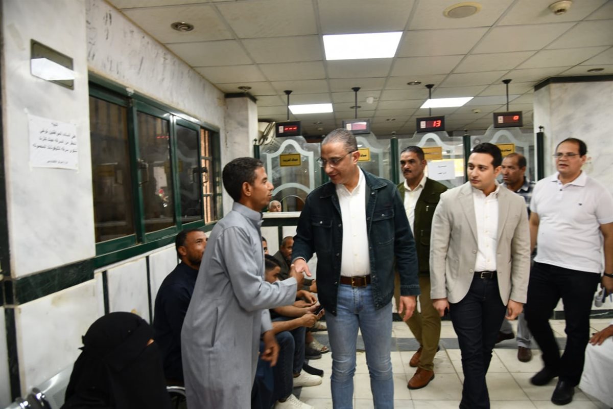 محافظ الفيوم يتابع خطة نقل الباعة الجائلين من ميدان إطسا إلى منطقة أرض الصهريج