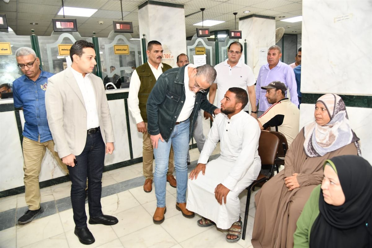 محافظ الفيوم يتابع خطة نقل الباعة الجائلين من ميدان إطسا إلى منطقة أرض الصهريج