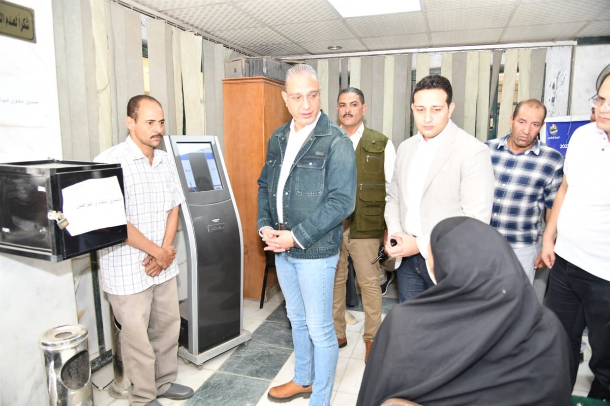 محافظ الفيوم يتابع خطة نقل الباعة الجائلين من ميدان إطسا إلى منطقة أرض الصهريج