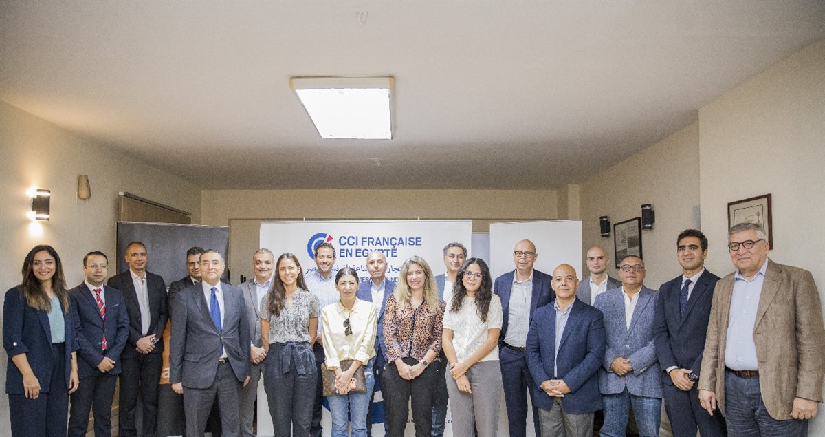 <strong>جانب من اجتماع لجنة الصناعة </strong>