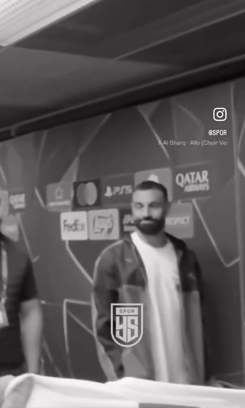 شبكة تركية تزعم رفض محمد صلاح التوقيع على قميص فلسطين