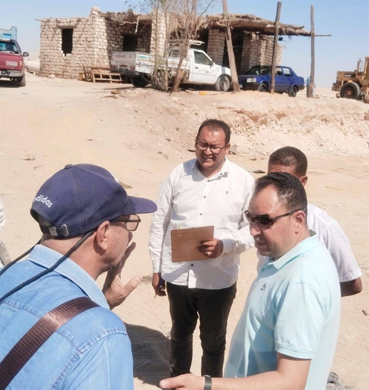 لجنة أثرية بجبانة طيبة