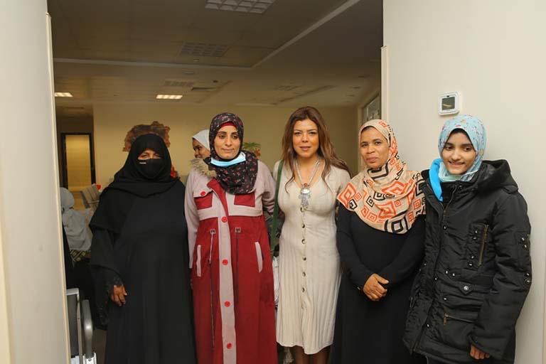 الفنانة ناهد السباعي تدعم متحدى السرطان بالأقصر