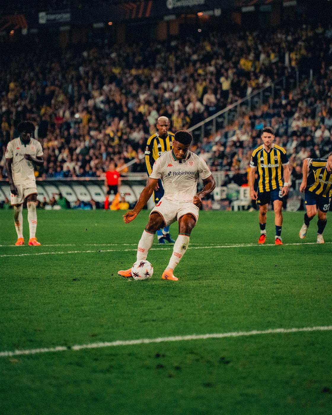 <strong>فنربخشة يفوز على نيس في الدوري الاوروبي</strong>