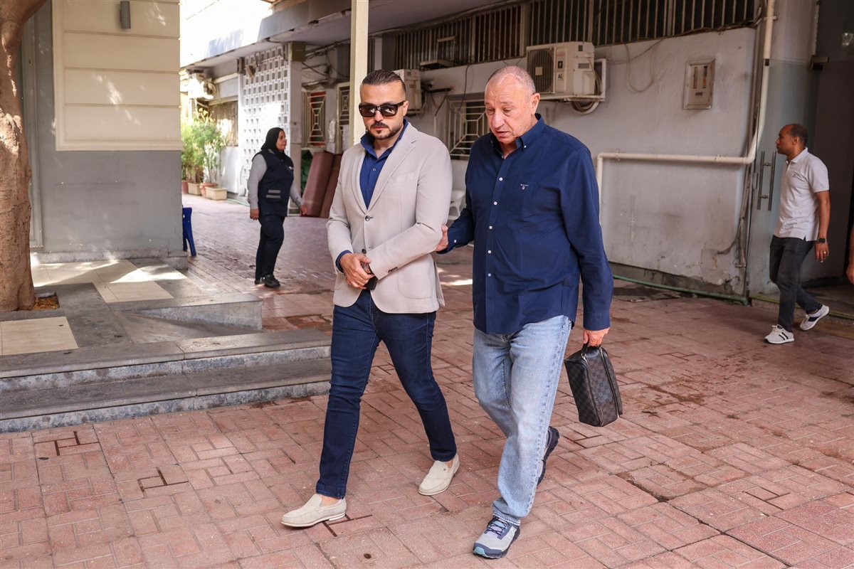 الخطيب خلال التقدم بأوراق ترشحه على رئاسة الأهلي