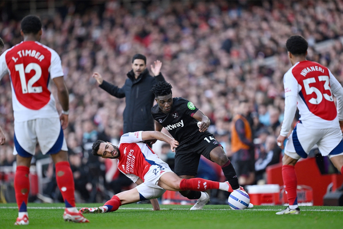 القنوات الناقلة لمشاهدة بث مباشر مباراة أرسنال ووست هام يونايتد اليوم 