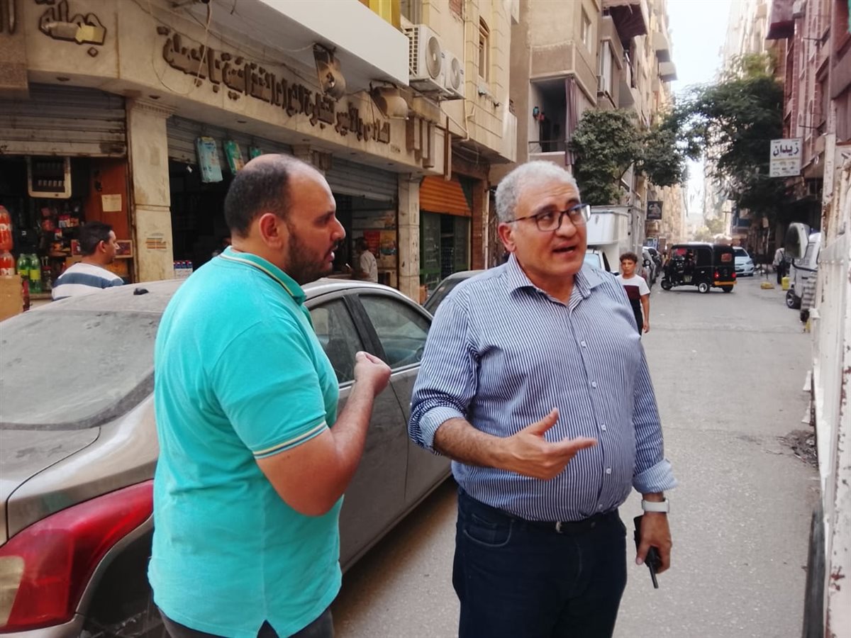 رئيس حي السلام أول يقود حملة مكبرة لإزالة الإشغالات بجسر السويس