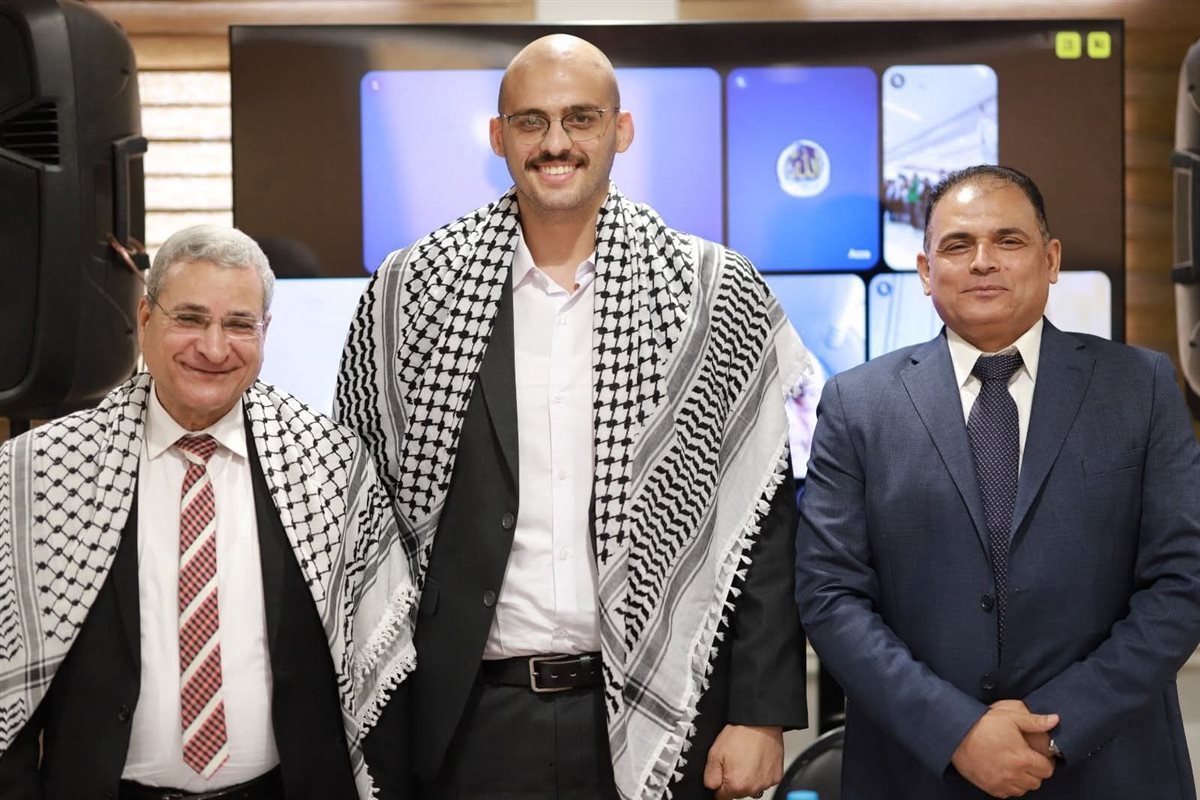 متحدث جامعة الأزهر يناقش رسالة ماجستير لباحث فلسطيني