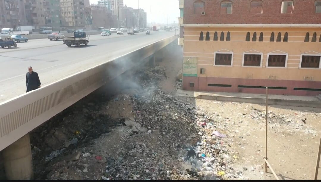 سلوكيات خطرة يرتكبها البعض على الطرق العامة