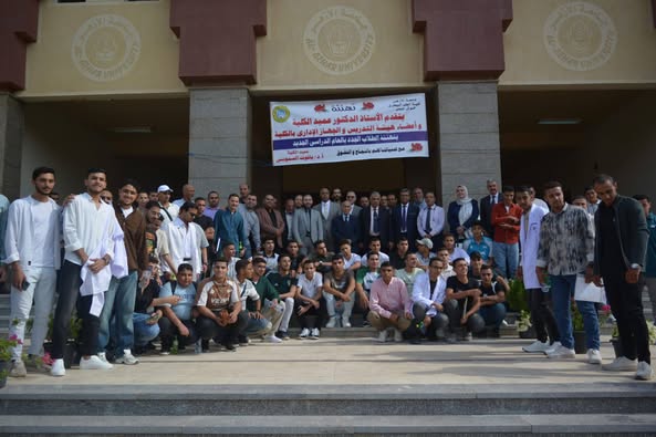 افتتحت هذا العام.. نائب رئيس جامعة الأزهر يستقبل أول دفعة في تاريخ جامعة الأزهر بكلية الطب البيطري