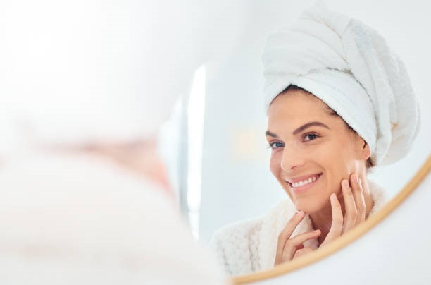 وصفة سحرية لتفتيح البشرة بمكونات من المطبخ