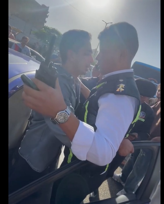 القبض على مصمم أزياء بتهمة قيادة سيارته في حالة سكر بروض الفرج