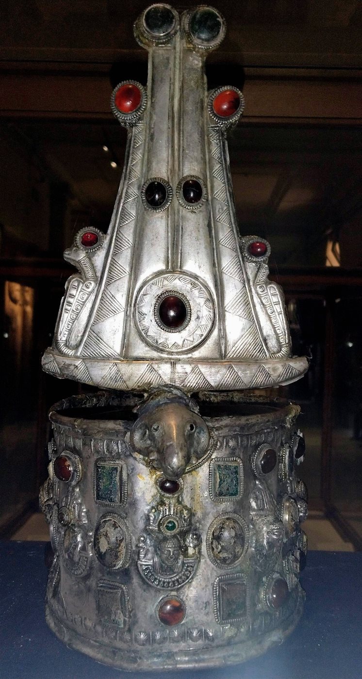 تاج بلانة الفضي