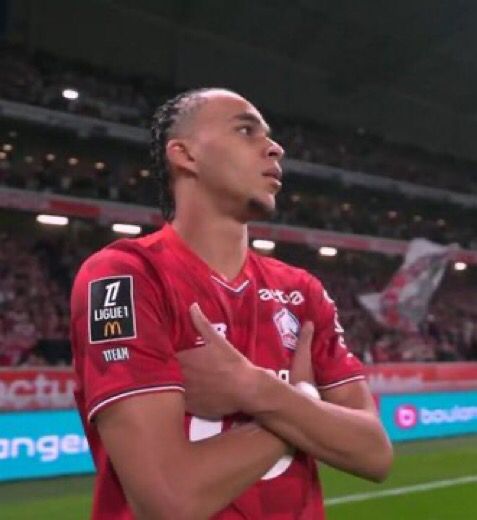  إيثان مبابي لاعب ليل الفرنسي