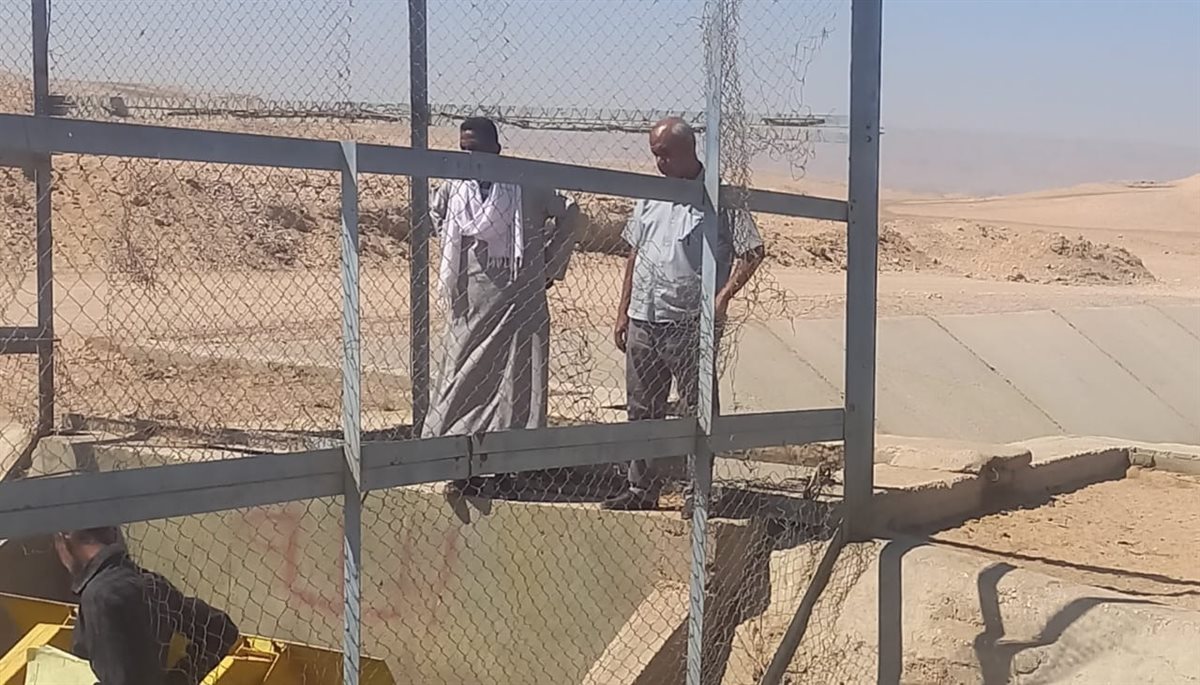 أعمال تطهير مساقي المياه بالأقصر