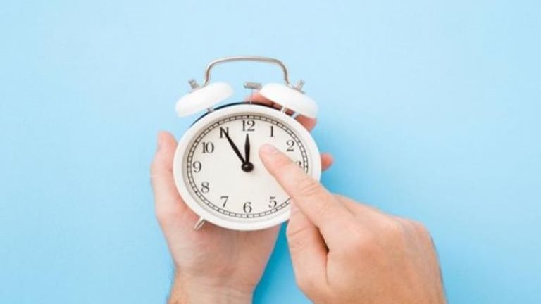 موعد تطبيق التوقيت الشتوي في مصر 2025