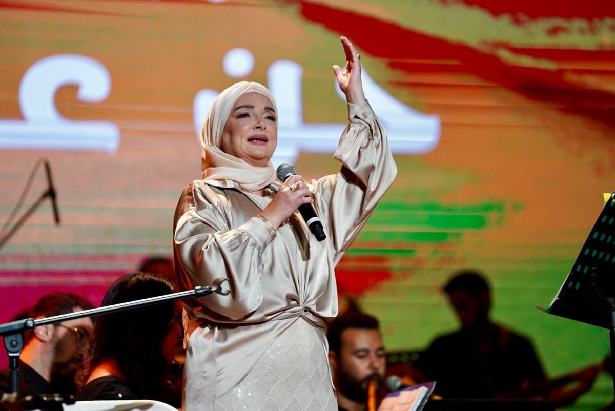 عايدة الأيوبي تشعل حفل ختام هي الفنون بالجامعة الأمريكية