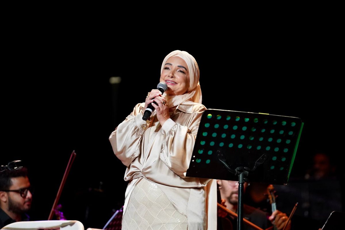 عايدة الأيوبي تشعل حفل ختام هي الفنون بالجامعة الأمريكية