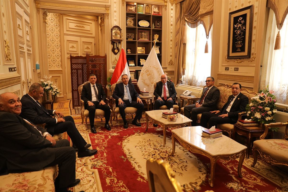 رئيس محكمة النقض يستقبل رئيس مجلس إدارة اتحاد بنوك مصر<br> 