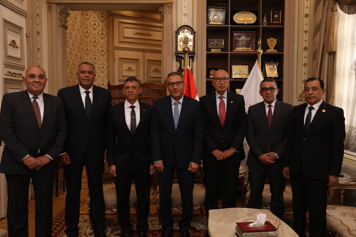رئيس محكمة النقض يستقبل رئيس مجلس إدارة اتحاد بنوك مصر<br> 