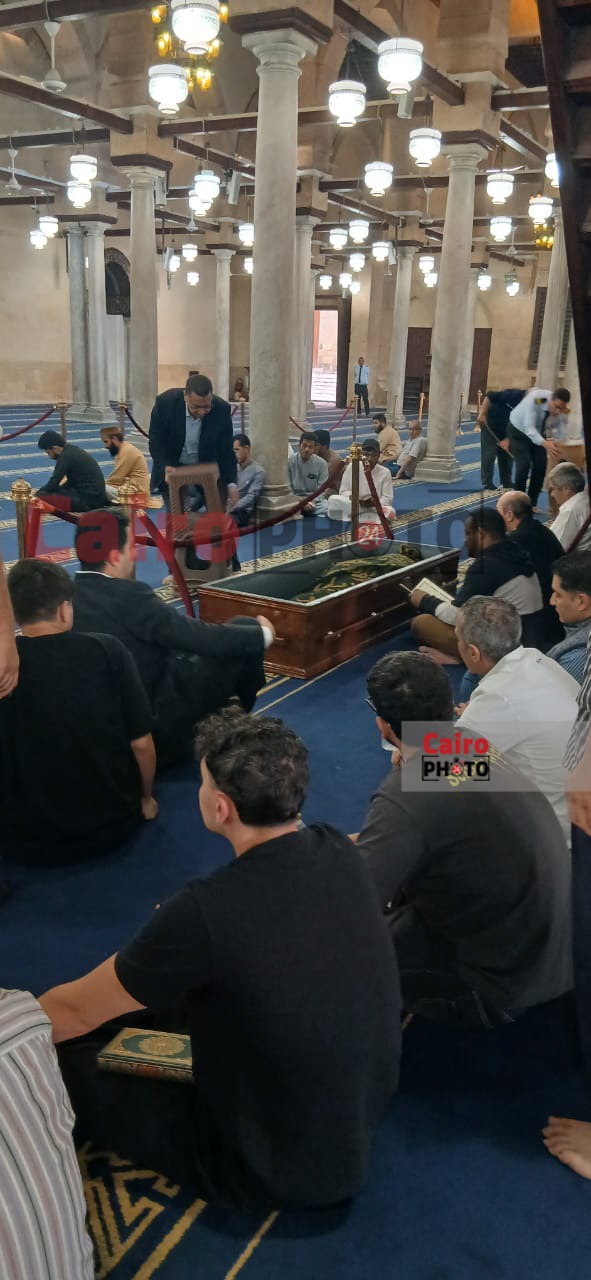 وصول جثمان الدكتور أحمد عمر هاشم لجامع الأزهر لأداء صلاة الجنازة عليه