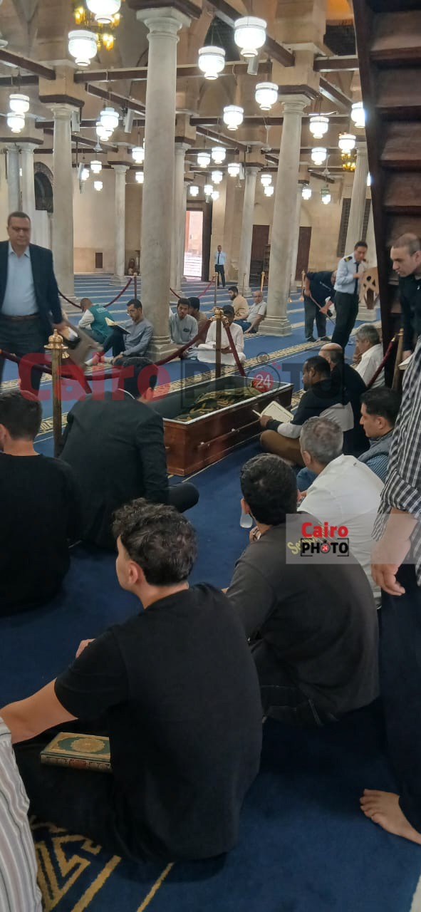 وصول جثمان الدكتور أحمد عمر هاشم لجامع الأزهر لأداء صلاة الجنازة عليه