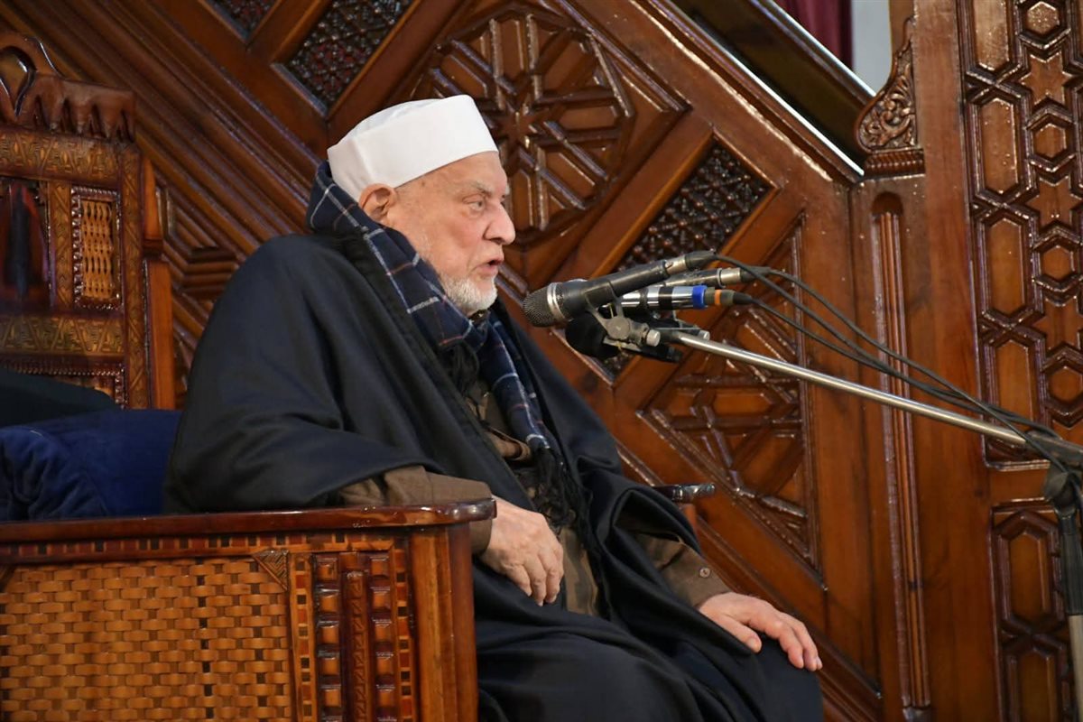 الدكتور أحمد عمر هاشم ببورسعيد 