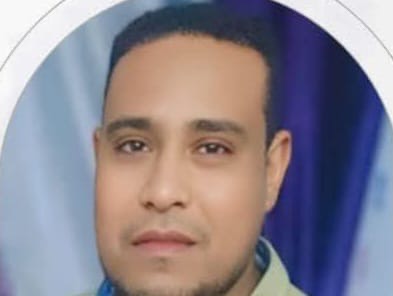 الشاب الصيدلي