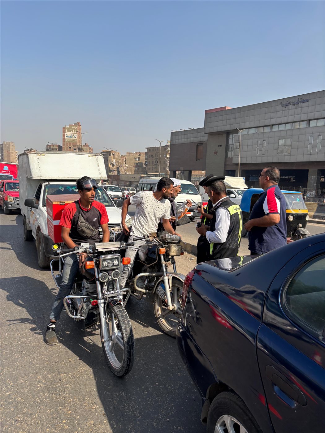 حملات أمنية موسعة في بنها وشبرا الخيمة لضبط المخالفات والخارجين عن القانون بالقليوبية