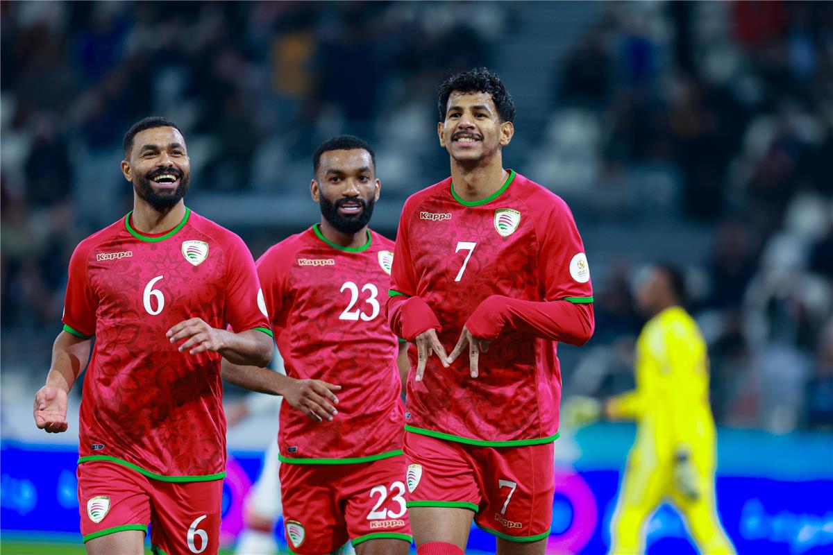 القنوات الناقلة لمشاهدة بث مباشر مباراة قطر وعمان اليوم في تصفيات كأس العالم 2026