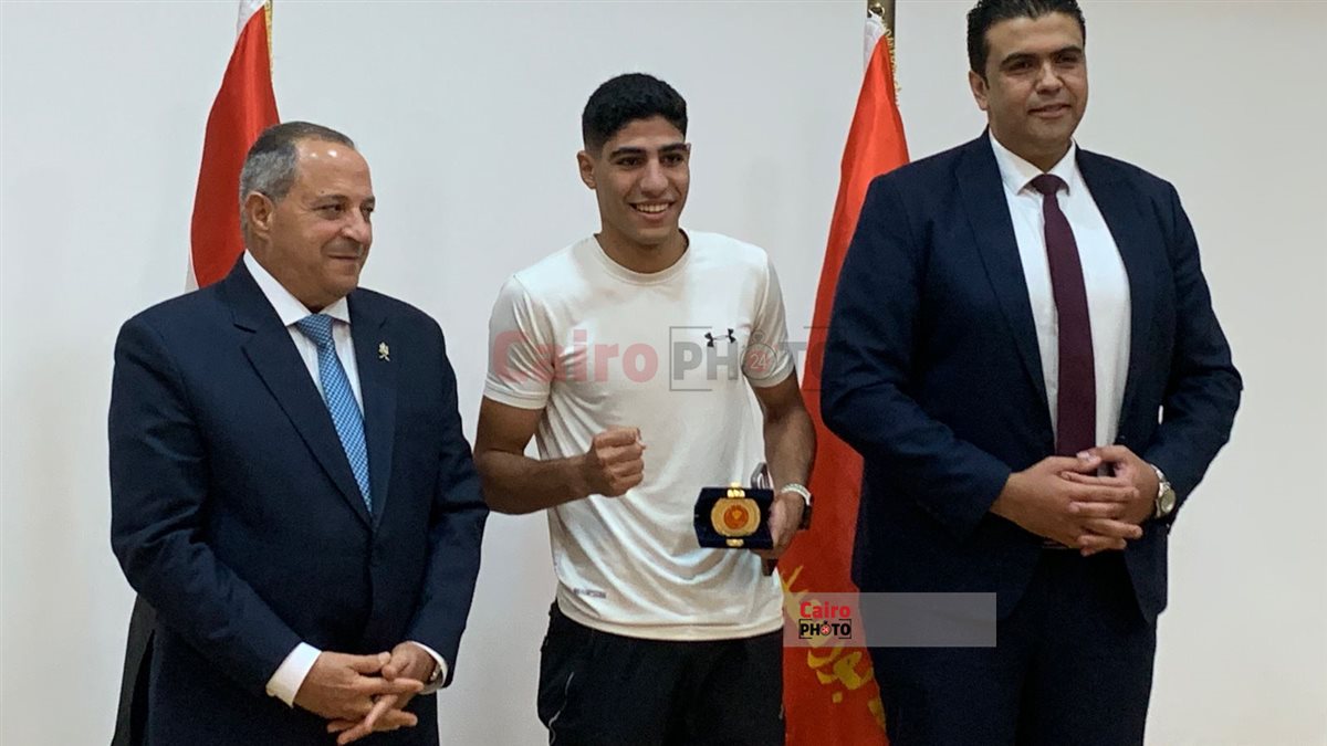 تكريم اللاعب كريم الريس 