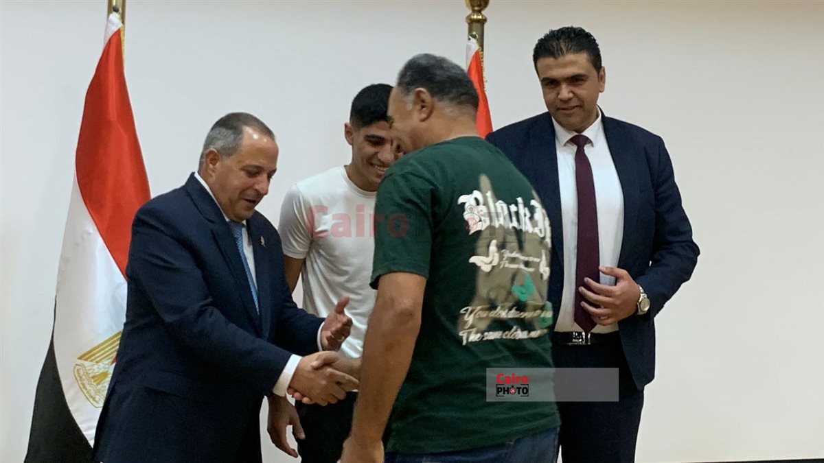 تكريم اللاعب كريم الريس 