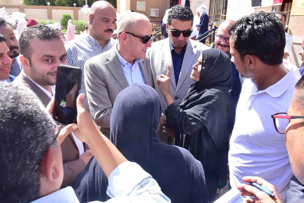 محافظ الاقصر يفتتح محطة صرف صحي بالطود