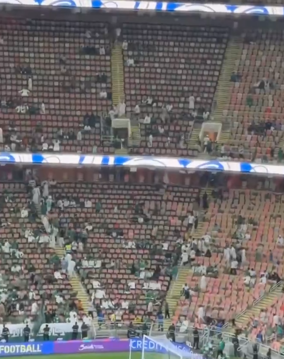 <strong>حضور ضعيف لـ جماهير السعودية في معلب الجوهرة لمواجهة إندونيسيا بتصفيات كأس العالم 2026</strong>