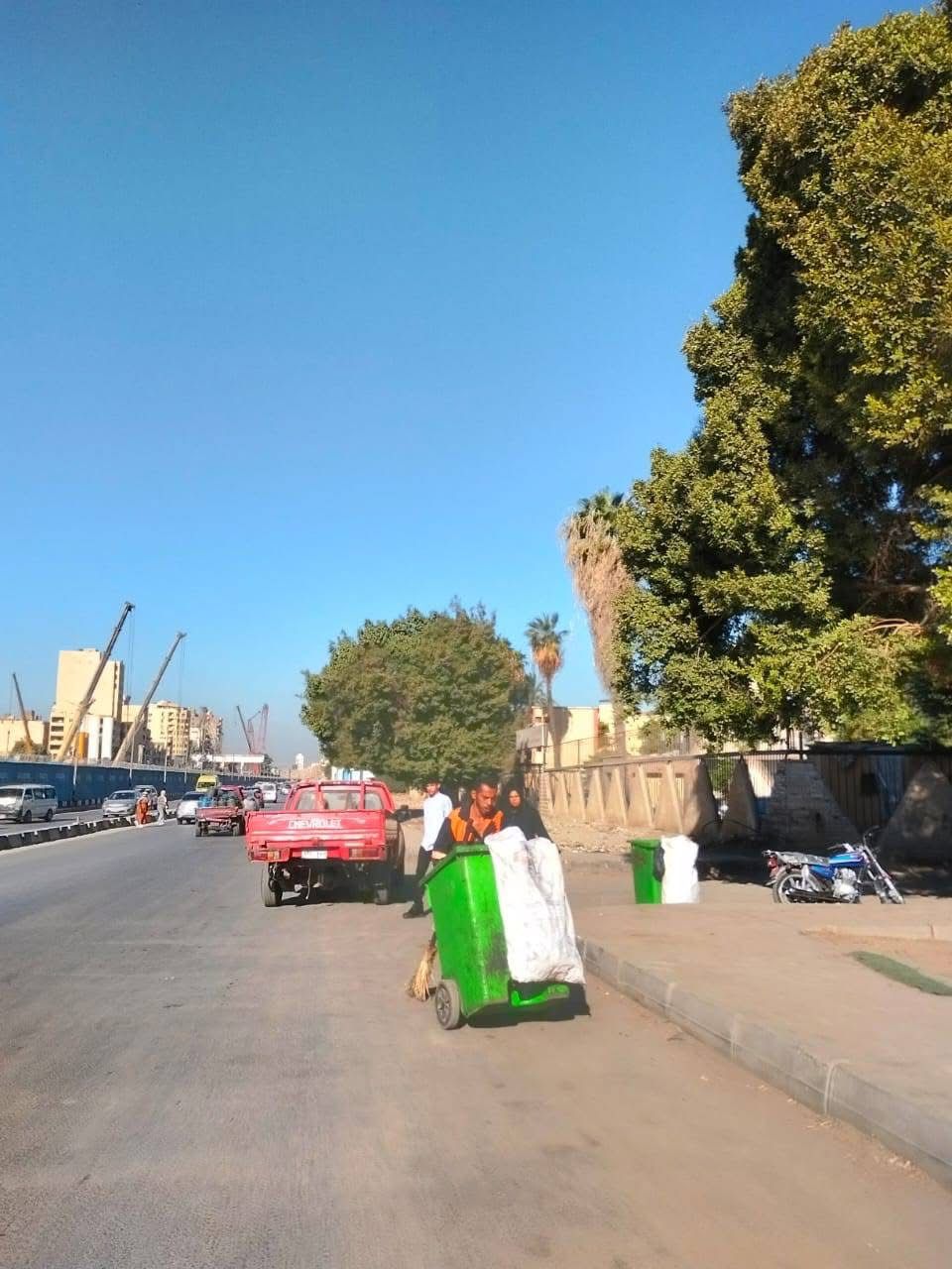 حملات مكثفة لرفع كفاءة النظافة وتجميل شوارع مصر القديمة