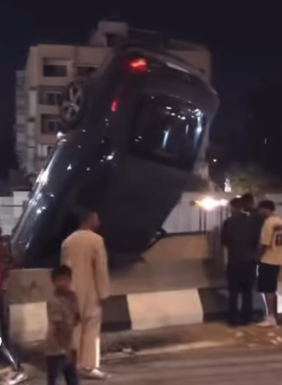  أسفرت عن إصابات طفيفة..انقلاب سيارة ملاكي بحدائق الأهرام أمام البوابة الثالثة