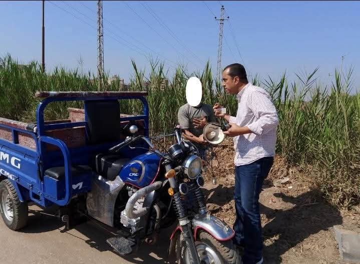 محليات المنوفية تضبط مكبرات صوت مع الباعة الجائلين بمنوف