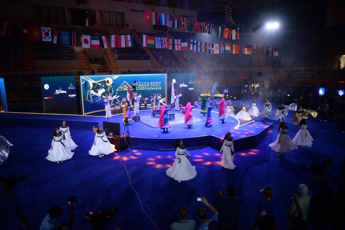 <strong>وزير الرياضة يفتتح بطولة العالم لرفع الأثقال البارالمبي</strong>