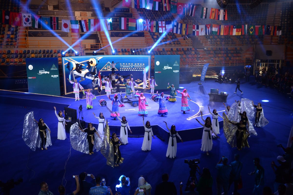 <strong>وزير الرياضة يفتتح بطولة العالم لرفع الأثقال البارالمبي</strong>