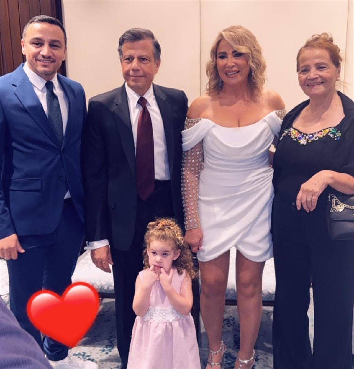 <strong>عقد قران إيناس الدغيدي</strong>