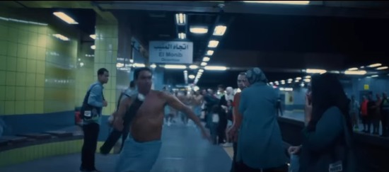 آسر ياسين يٌعيد تقديم مشهد الجري بالفوطة لـ أحمد زكي في فيلم إن غاب القط